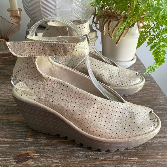 Fly London Yala Perforated Peep Toe Slingback Wedges Shoes Womens 37 / 6.5-7 - Picture 1 of 10